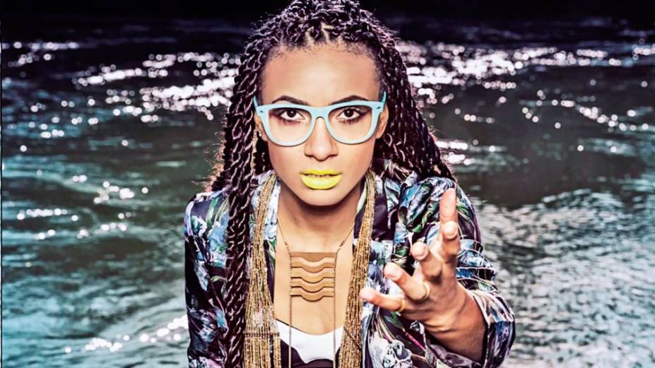 A cantora de jazz e contrabaixista Esperanza Spalding