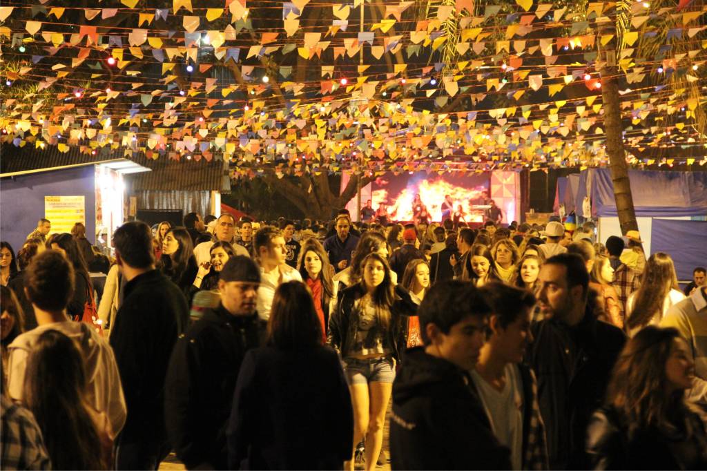 Clube Esperia realiza seu tradicional arraial Clube Esperia realiza seu tradicional arraial