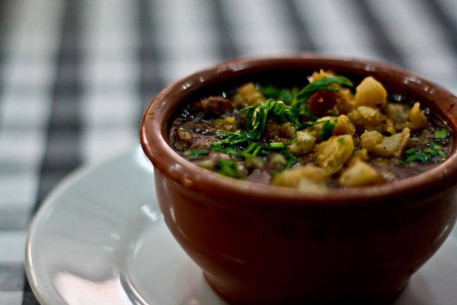 Para aquecer: caldinho de feijão do Esquina Grill do Fuad Para aquecer: caldinho de feijão do Esquina Grill do Fuad