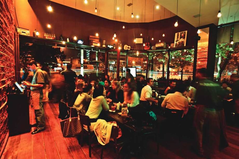 O salão principal: todo envidraçado e com vista para a Faria Lima O salão principal: todo envidraçado e com vista para a Faria Lima