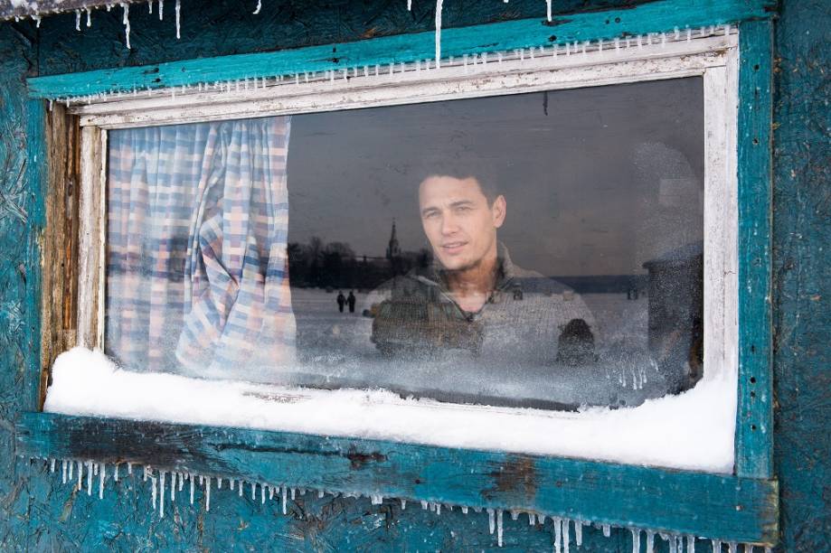 Tudo Vai Ficar Bem: afetado por um trágico acidente, o escritor Tomas não consegue mais ter uma vida tranquila Tudo Vai Ficar Bem: afetado por um trágico acidente, o escritor Tomas não consegue mais ter uma vida tranquila