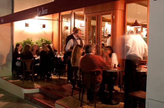 Além dessa unidade, há duas outras e um bar, o Le Jazz Petit Bar Além dessa unidade, há duas outras e um bar, o Le Jazz Petit Bar
