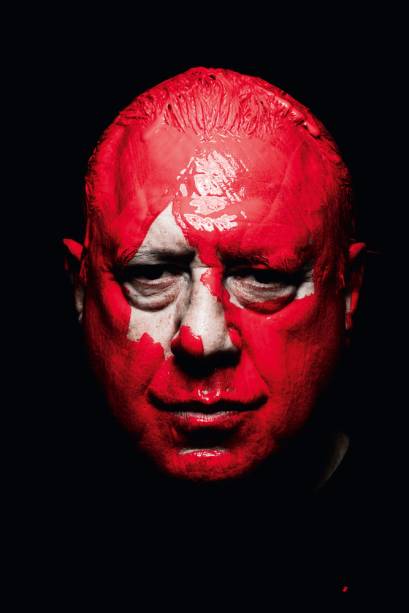 Antonio Fagundes interpreta um pintor em um embate com o assistente Antonio Fagundes interpreta um pintor em um embate com o assistente