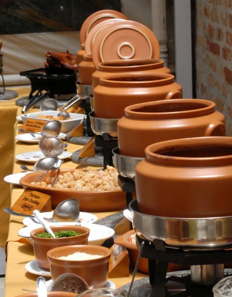 O bufê de feijoada do Genuíno O bufê de feijoada do Genuíno