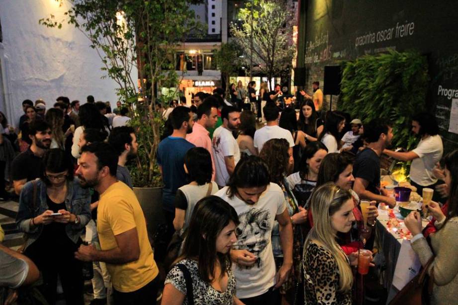 Festa Mimosa: primeira edição vespertina na capital paulista, na pracinha da Rua Oscar Freire Festa Mimosa: primeira edição vespertina na capital paulista, na pracinha da Rua Oscar Freire