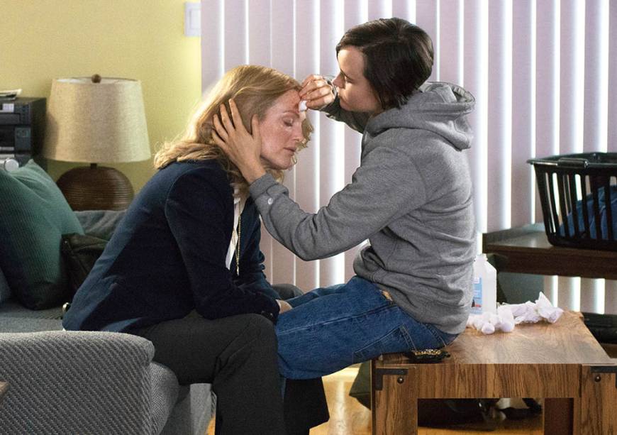 Amor por Direito: Julianne Moore e Ellen Page com química zero Amor por Direito: Julianne Moore e Ellen Page com química zero
