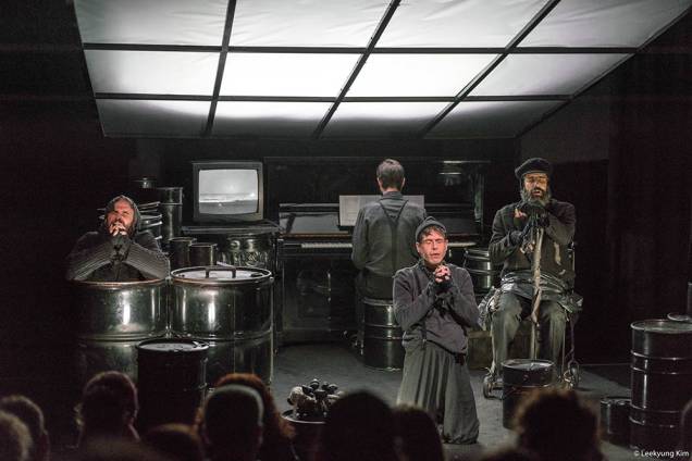 Parte do elenco de Fim de Partida: à espera da morte Parte do elenco de Fim de Partida: à espera da morte