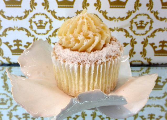 Versão cupcake: massa de baunilha e recheio de doce de leite Versão cupcake: massa de baunilha e recheio de doce de leite
