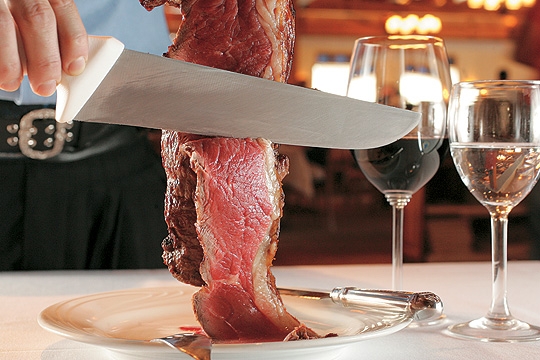 Alcatra e outros cortes de qualidade: churrascaria oito vezes premiada Alcatra e outros cortes de qualidade: churrascaria oito vezes premiada