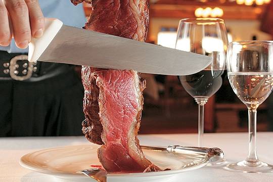 Alcatra e outros cortes de qualidade: churrascaria oito vezes premiada