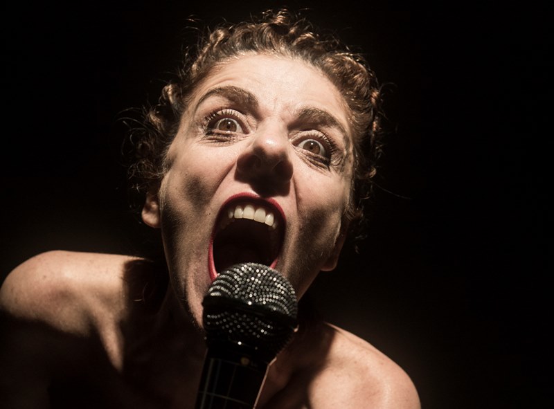 Christiane Tricerri protagoniza e dirige o monólogo Christiane Tricerri protagoniza e dirige o monólogo