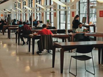 Refúgio no centro: o tranquilo espaço de leitura da Biblioteca Mário de Andrade