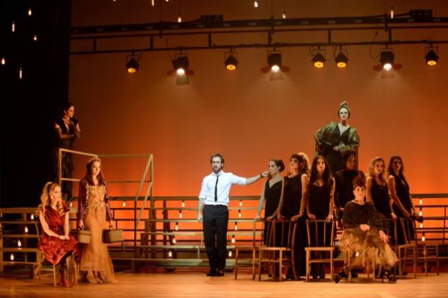 O musical é dirigido por Claudio Botelho O musical é dirigido por Claudio Botelho