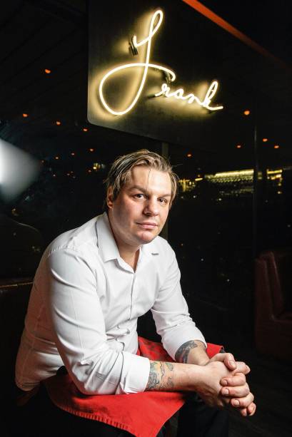 O barman Spencer Jr. O barman Spencer Jr.