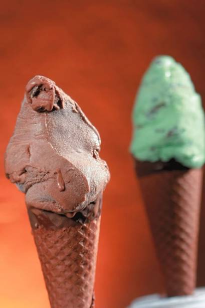 Casquinhas de chocolate com avelã e menta Casquinhas de chocolate com avelã e menta