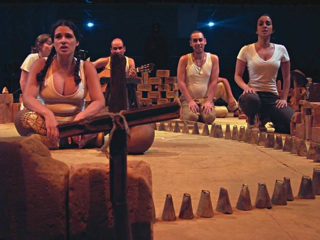 Cia. do Tijolo: musical leva à cena o lirismo e a simplicidade da poesia de Patativa do Assaré Cia. do Tijolo: musical leva à cena o lirismo e a simplicidade da poesia de Patativa do Assaré