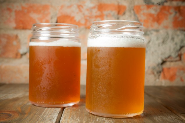 As cervejas são servidas em vidros no lugar de copos As cervejas são servidas em vidros no lugar de copos