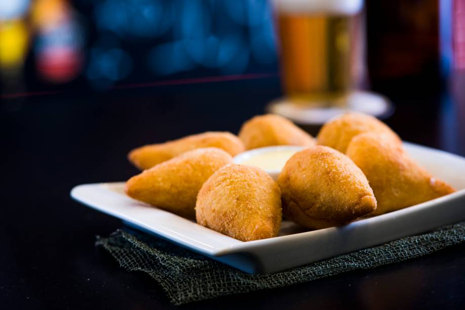 Para compartilhar, a coxinha vem em porção de oito unidades Para compartilhar, a coxinha vem em porção de oito unidades