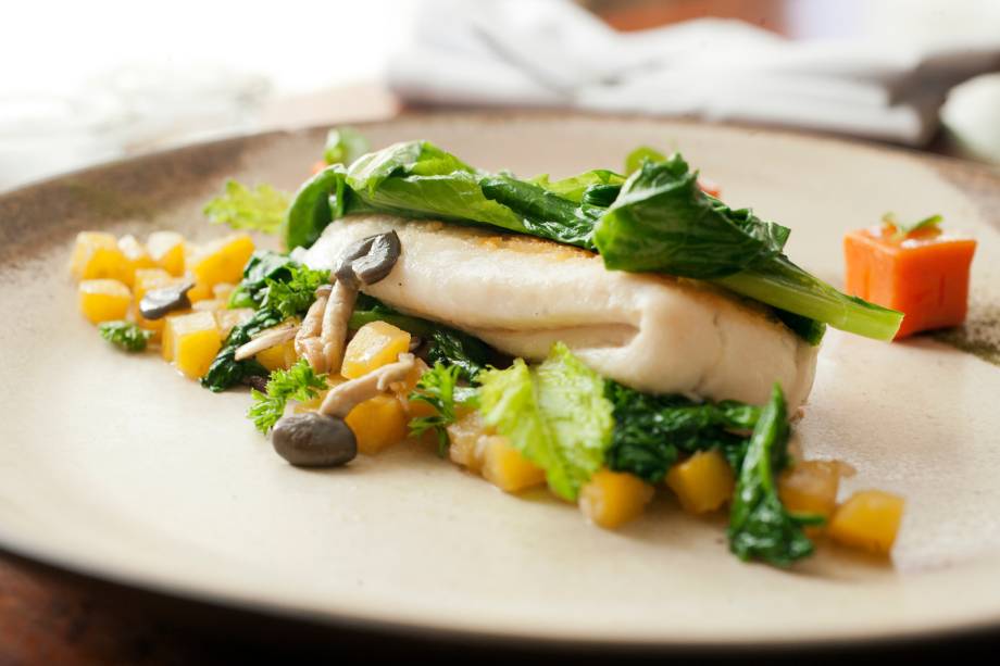 Prove o linguado com cogumelos, mandioquinha e folhas de mostarda Prove o linguado com cogumelos, mandioquinha e folhas de mostarda