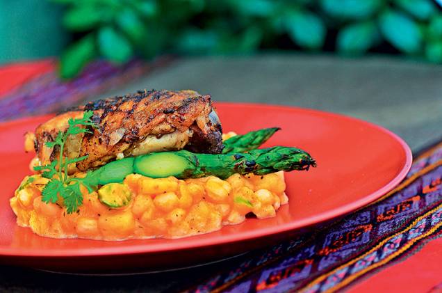 Galinha caipira confitada Galinha caipira confitada