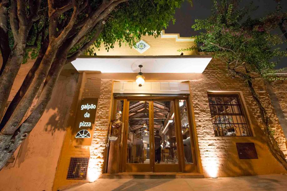 Fachada do Galpão da Pizza, na Pompeia Fachada do Galpão da Pizza, na Pompeia