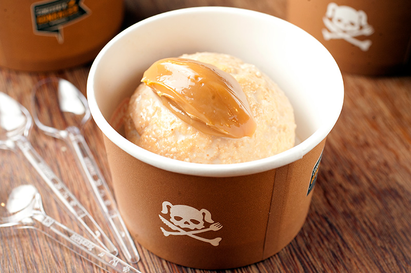 Para arrematar, prove a única sobremesa da casa: o três leches, um pudim de pãode ló com doce de leite Para arrematar, prove a única sobremesa da casa: o três leches, um pudim de pãode ló com doce de leite