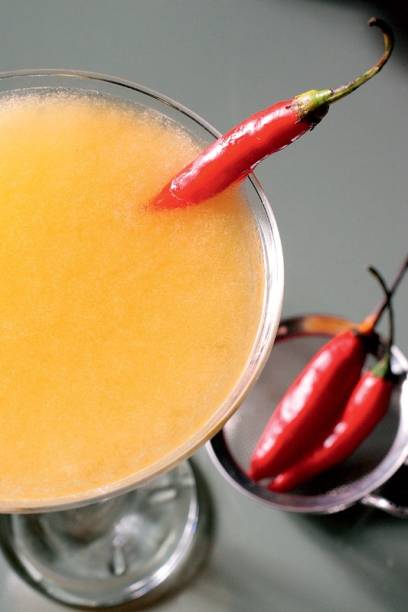 Margarita de manga com toque de pimenta dedo-de-moça: um dos drinques do Suíte Savalas Margarita de manga com toque de pimenta dedo-de-moça: um dos drinques do Suíte Savalas