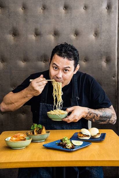 Quem comanda a cozinha é o chef Daniel Parolin Hirata