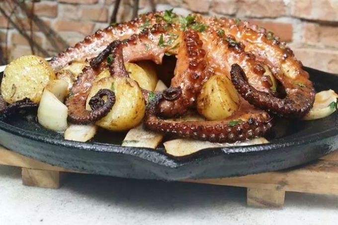 Huaco Restobar