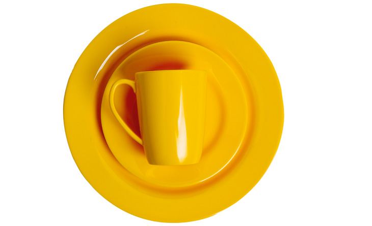 Prato raso, prato de sobremesa e caneca, na Cecilia Dale