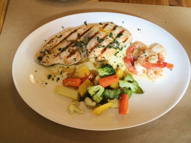 O pescado feito na grelha O pescado feito na grelha