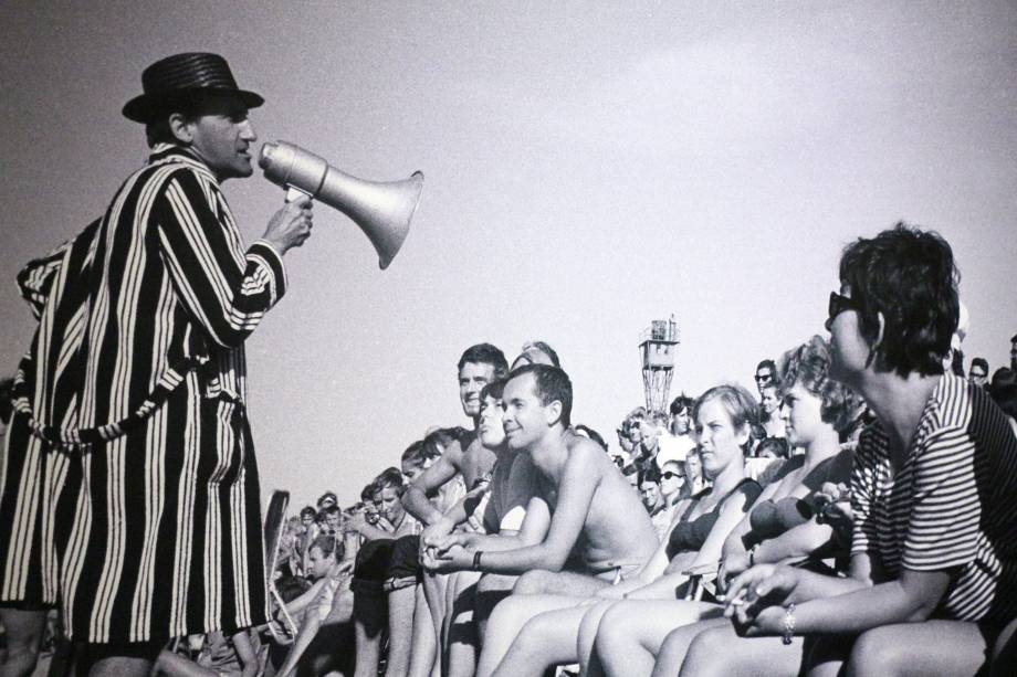 O polonês em performance de 1967: um maestro no mar O polonês em performance de 1967: um maestro no mar