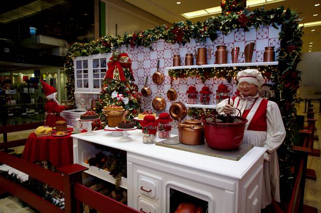 Decoração de Natal do Shopping Center Norte tem Mamãe Noel Decoração de Natal do Shopping Center Norte tem Mamãe Noel