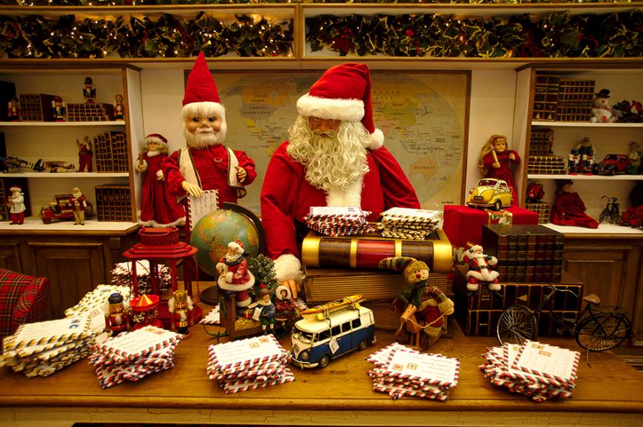 Papai Noel recebe cartinhas no Shopping Center Norte Papai Noel recebe cartinhas no Shopping Center Norte