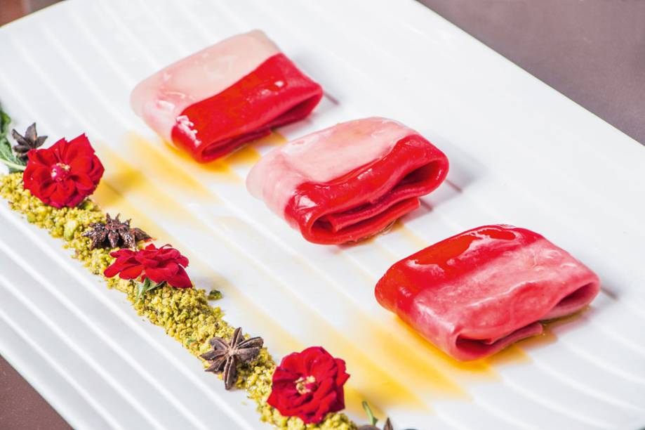 peposo: carne de cozimento lento e suavemente temperada com pimenta peposo: carne de cozimento lento e suavemente temperada com pimenta