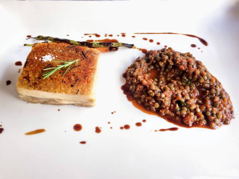 Barriga de leitoa com lentilha Barriga de leitoa com lentilha