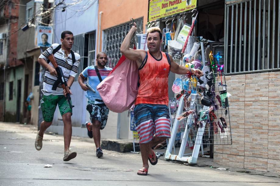 Um Suburbano Sortudo: Denílson é um simples camelô que herda a fortuna do pai milionário Um Suburbano Sortudo: Denílson é um simples camelô que herda a fortuna do pai milionário