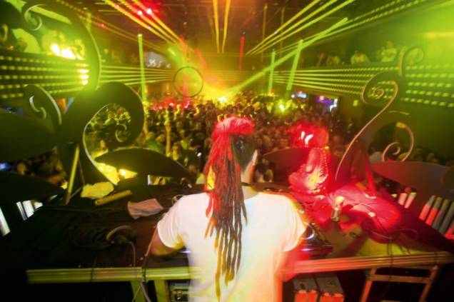 DJ Dre Guazzelli: festa com eletrônico e hip-hop DJ Dre Guazzelli: festa com eletrônico e hip-hop