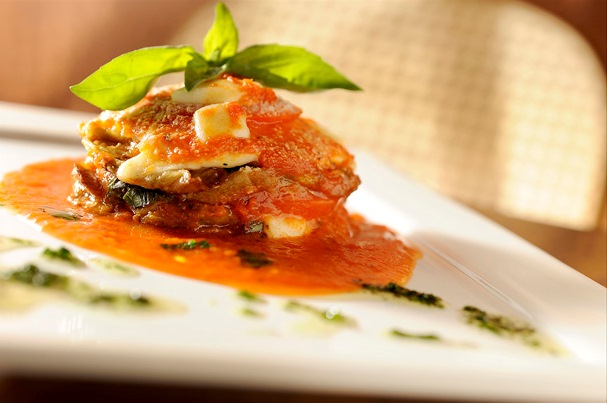 Berinjela à parmegiana Berinjela à parmegiana