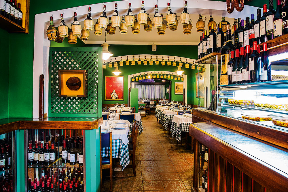 Italiano Jardim de Napoli se defende da acusação do Procon