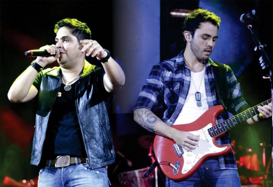 A dupla Jorge & Mateus, proprietários do Villa Mix, balada que comemora um ano nesta quarta