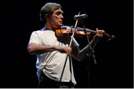 O cantor, violinista e compositor Jorge Mautner O cantor, violinista e compositor Jorge Mautner