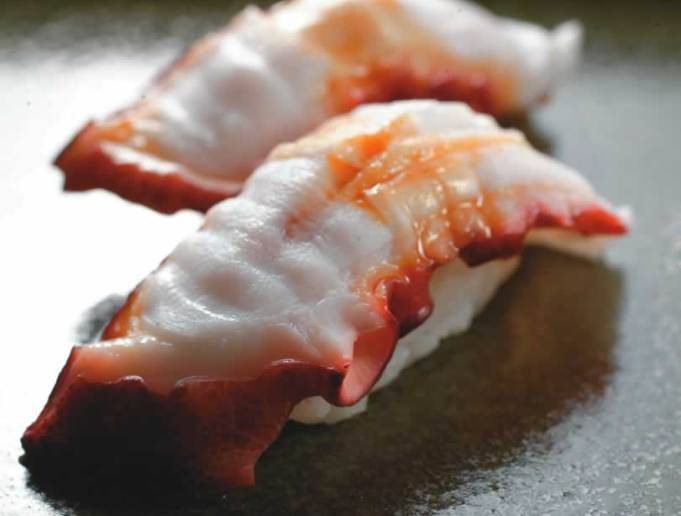 Sushi coberto por polvo: pedida integra a ótima degustação Sushi coberto por polvo: pedida integra a ótima degustação