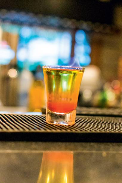 Justino flamejante: para beber numa só golada Justino flamejante: para beber numa só golada