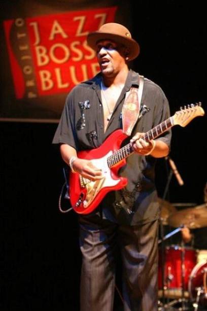 O guitarrista Kenney Brown O guitarrista Kenney Brown