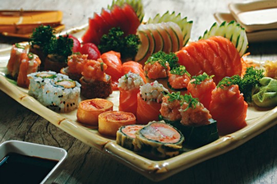 Kibô Sushi: seleção de fatias de peixes e bolinhos: receitas clássicas e com um toque moderno Kibô Sushi: seleção de fatias de peixes e bolinhos: receitas clássicas e com um toque moderno
