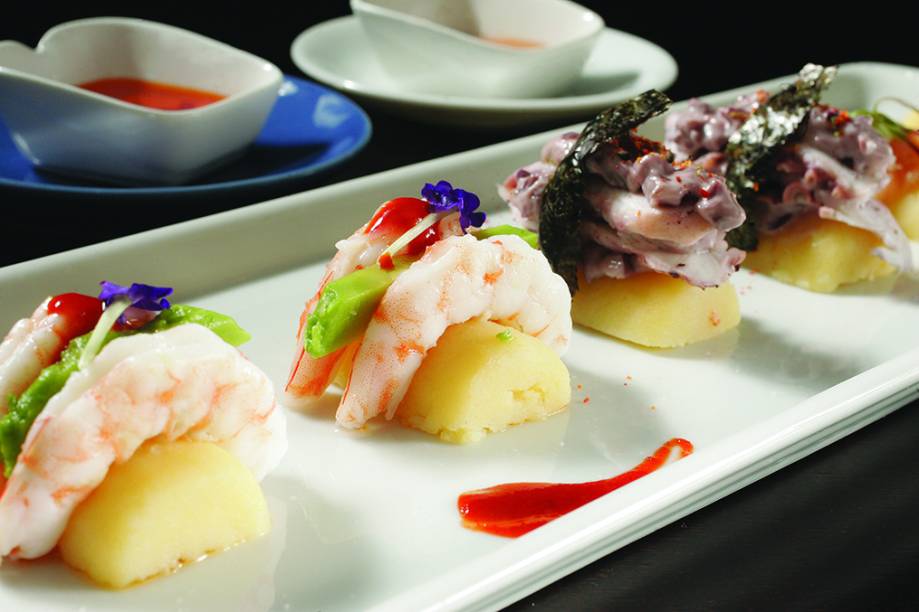 Causushi, os bolinhos de batata com diferentes coberturas Causushi, os bolinhos de batata com diferentes coberturas