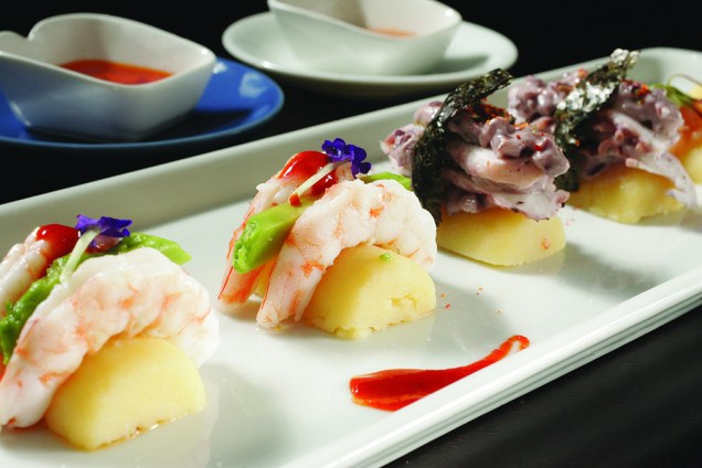 Causushi, os bolinhos de batata com diferentes coberturas Causushi, os bolinhos de batata com diferentes coberturas
