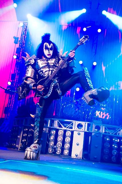 Kiss Rocks Vegas