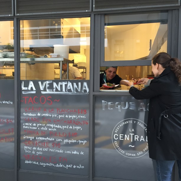 A janela do La Central, onde são vendidos tacos A janela do La Central, onde são vendidos tacos